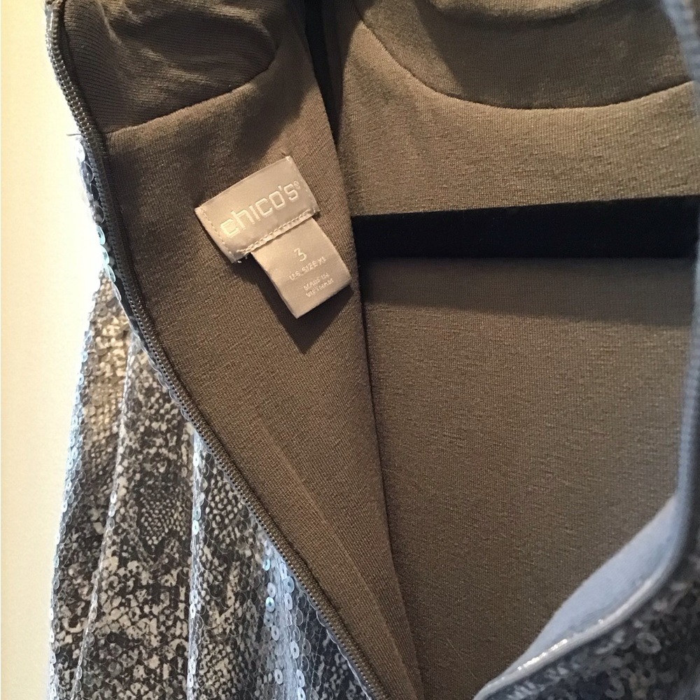 Chico's Python Slate Grey Sequin Mock Top NWT - image 4